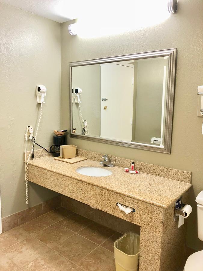 Motel Super 8 By Wyndham-Tupelo Airport Exterior foto